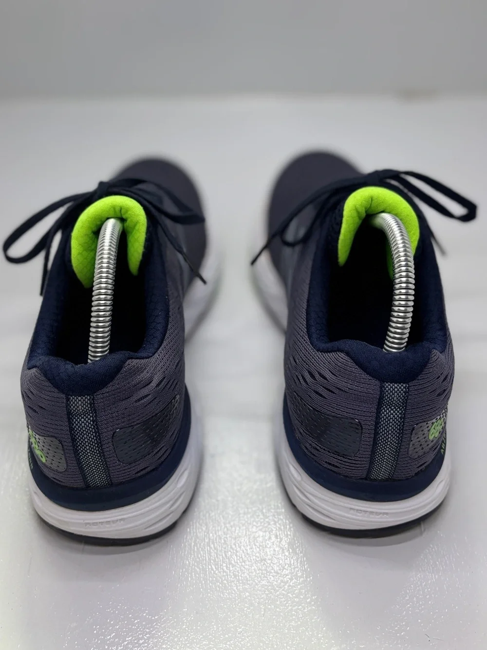 New Balance 680 v6 Men's 9.5 Gray Navy Lime Running Shoes M680LG6